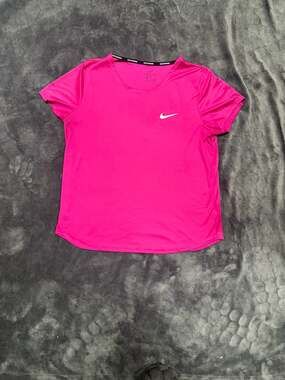Nike Women's Dri-FIT Miler Short-Sleeve Running Top - Pink